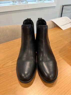 Steve Madden Black Leather Chelsea Ankle Boots